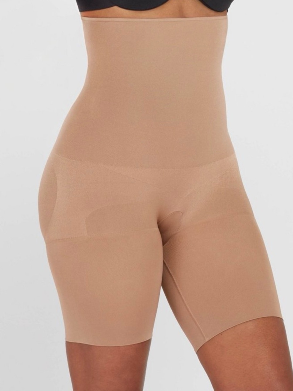 Assets by SPANX women’s remarkable results high waisted mid thigh shorts Medium